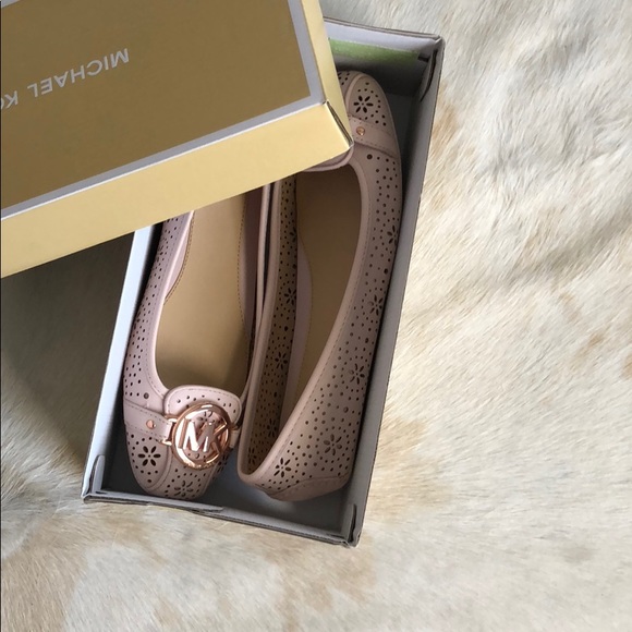 Michael Kors Fulton Flat Lasered Leather Soft Pink - Picture 8 of 8